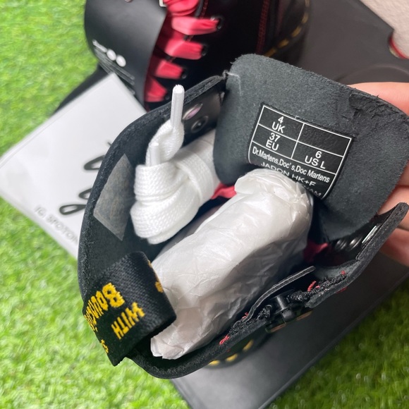 Dr. Martens Jadon Hello Kitty and Friends Leather Platform boots - Picture 6 of 6